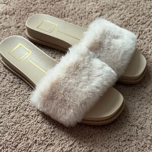 Dolce Vita Cream faux fur slides